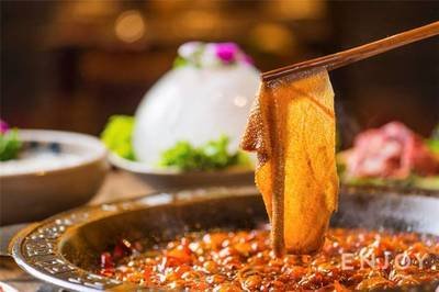 清明假期，餐飲住宿業(yè)受疫情影響，收入同比下降15.59%插圖1