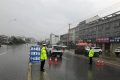 漢中交警：雨中“警”，風(fēng)中“情”，天漢暢通讓您平安出行縮略圖