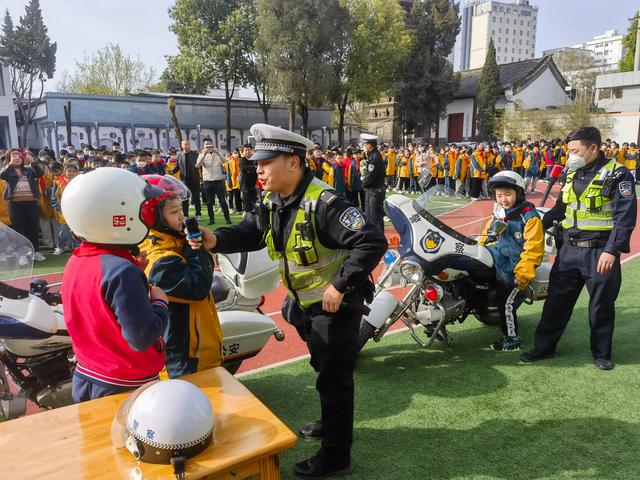 【全國中小學生安全教育日】漢中交警一大隊開講啦！插圖1