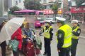 點贊！城固街頭這一幕，暖心→縮略圖