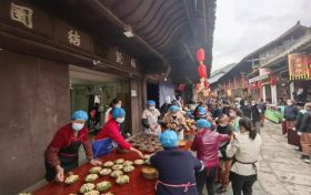 你“上刀山”，我“下火?！?，他“刀尖碰頭”！這項大賽在漢舉行→縮略圖