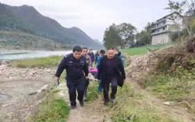 點贊！七旬老人意外落水，警民合力緊急營救！縮略圖