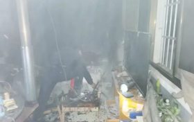 火災(zāi)無情人有情，民警滅火暖人心縮略圖