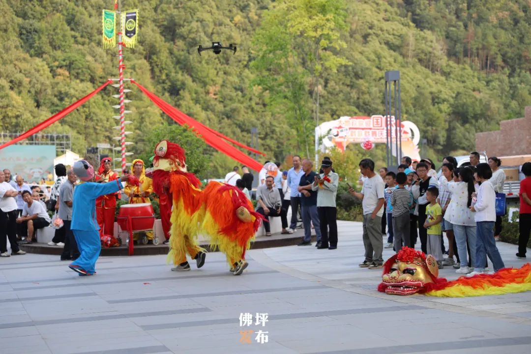 陜西省秋季“村晚”示范展示暨佛坪縣2024年中國農(nóng)民豐收節(jié)活動在大河壩鎮(zhèn)成功舉辦 陜西省秋季“村晚”示范展示暨佛坪縣2024年中國農(nóng)民豐收節(jié)活動在大河壩鎮(zhèn)成功舉辦