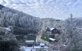初冬的頂級(jí)浪漫，鎮(zhèn)巴草壩的雪景云?？s略圖