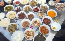 來鎮(zhèn)巴！殺年豬吃庖湯，這個味道嘎嘎香！縮略圖