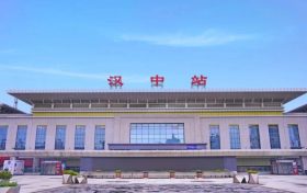 平均8分鐘一趟！ 西安至漢中之間高鐵實(shí)現(xiàn)“公交化”開(kāi)行縮略圖