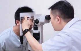 視力追逐戰(zhàn)！“生死時(shí)速” 開展FCB手術(shù)，為18歲網(wǎng)脫少年“搶”回視力！縮略圖